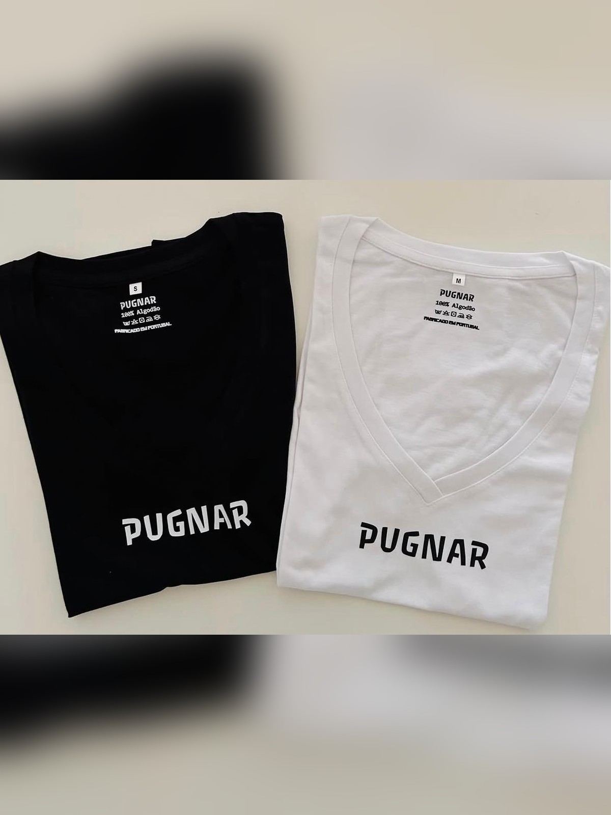 T-shirt gola em bico, preta e branca senhora — preto — T-shirts — Pugnar